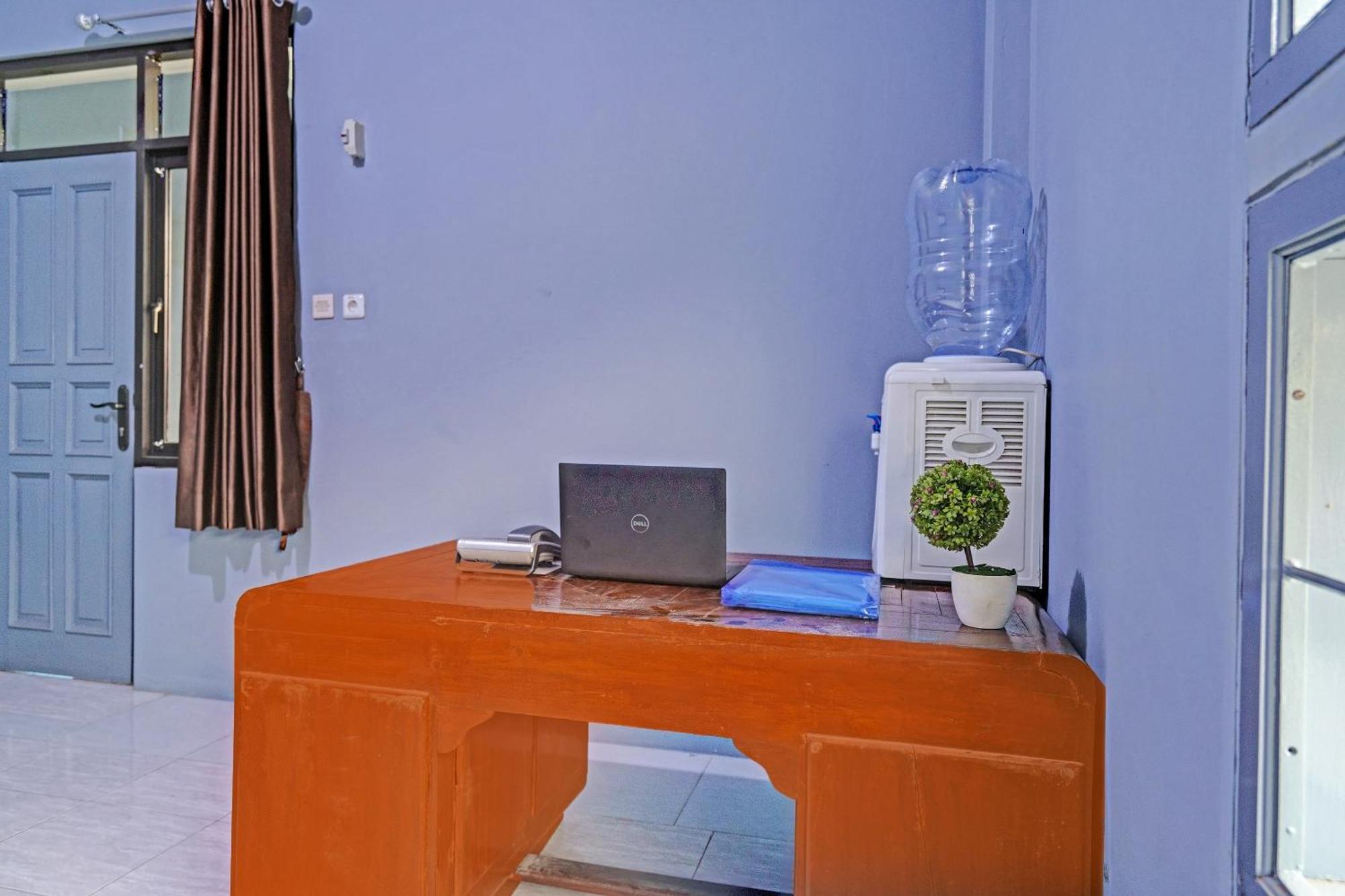 Oyo Life 91592 Aaliya Guest House Syariah Lebakwangi Exteriör bild