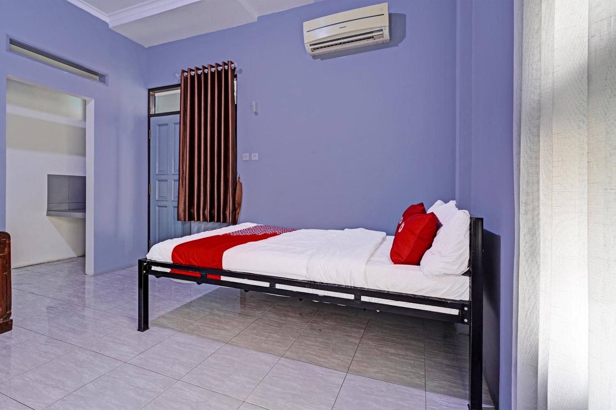 Oyo Life 91592 Aaliya Guest House Syariah Lebakwangi Exteriör bild
