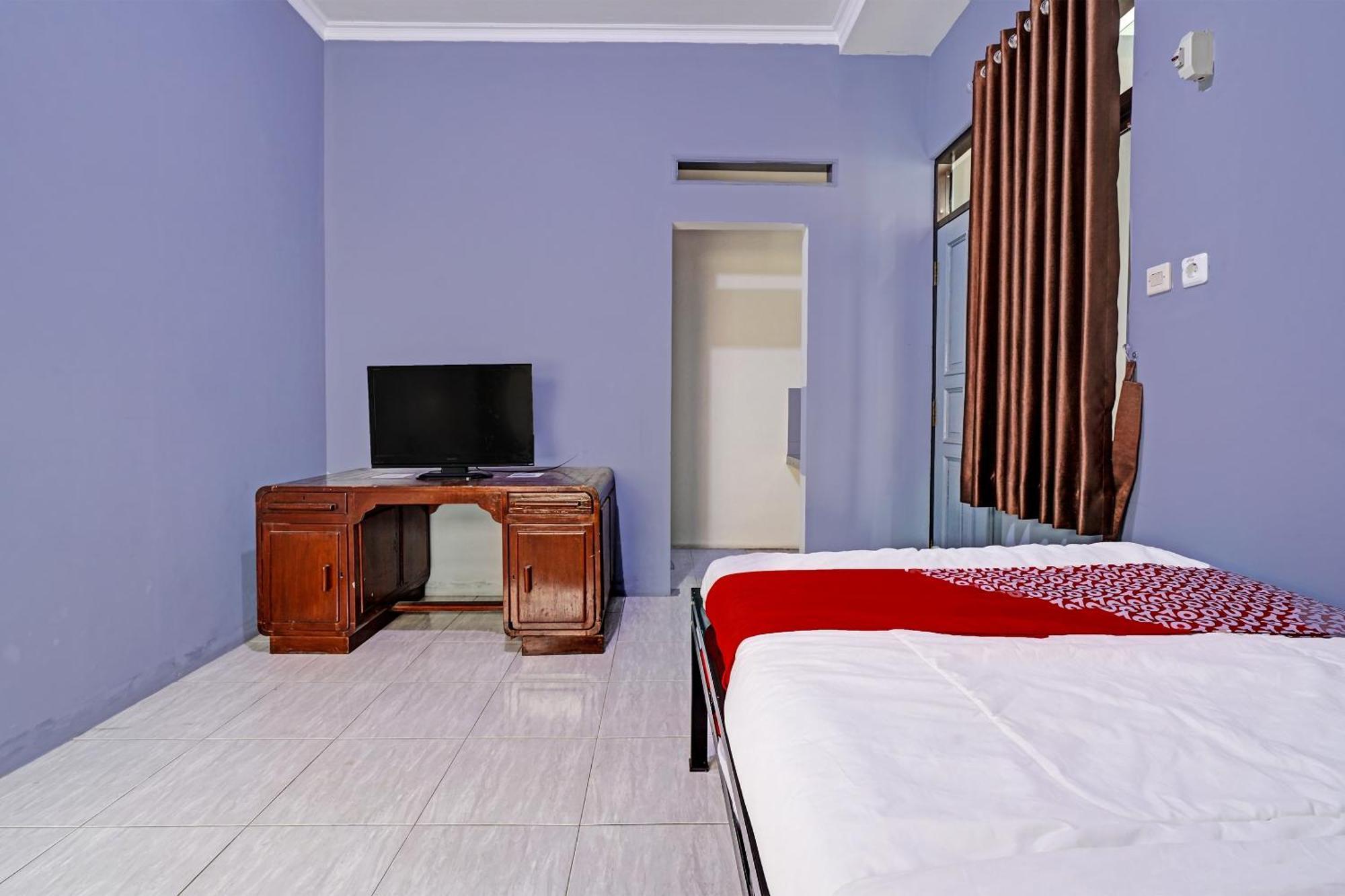 Oyo Life 91592 Aaliya Guest House Syariah Lebakwangi Exteriör bild