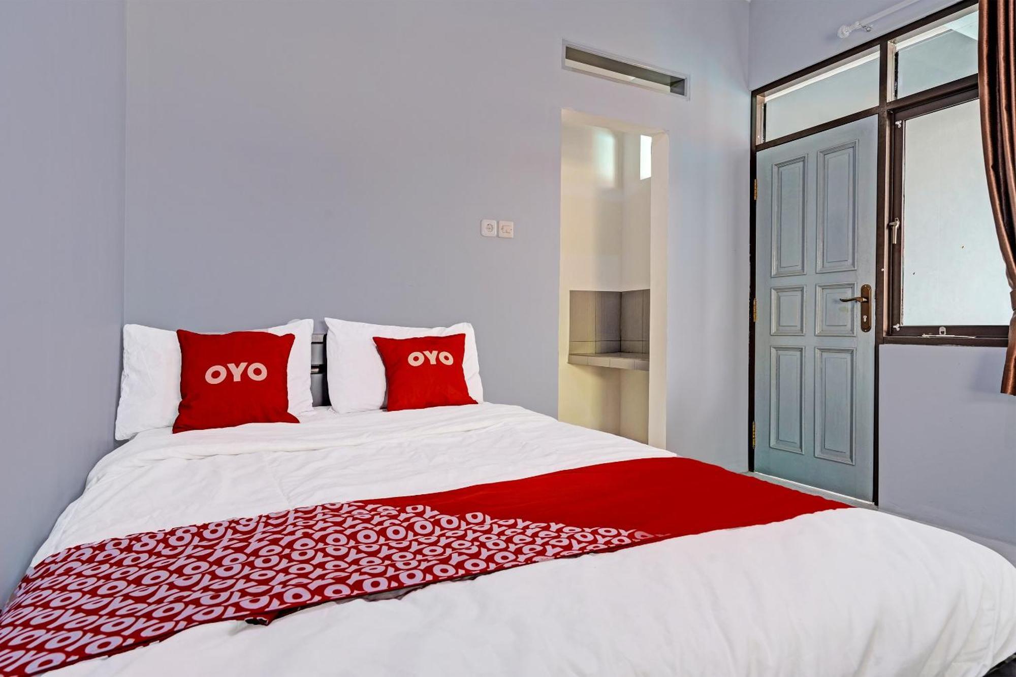 Oyo Life 91592 Aaliya Guest House Syariah Lebakwangi Exteriör bild